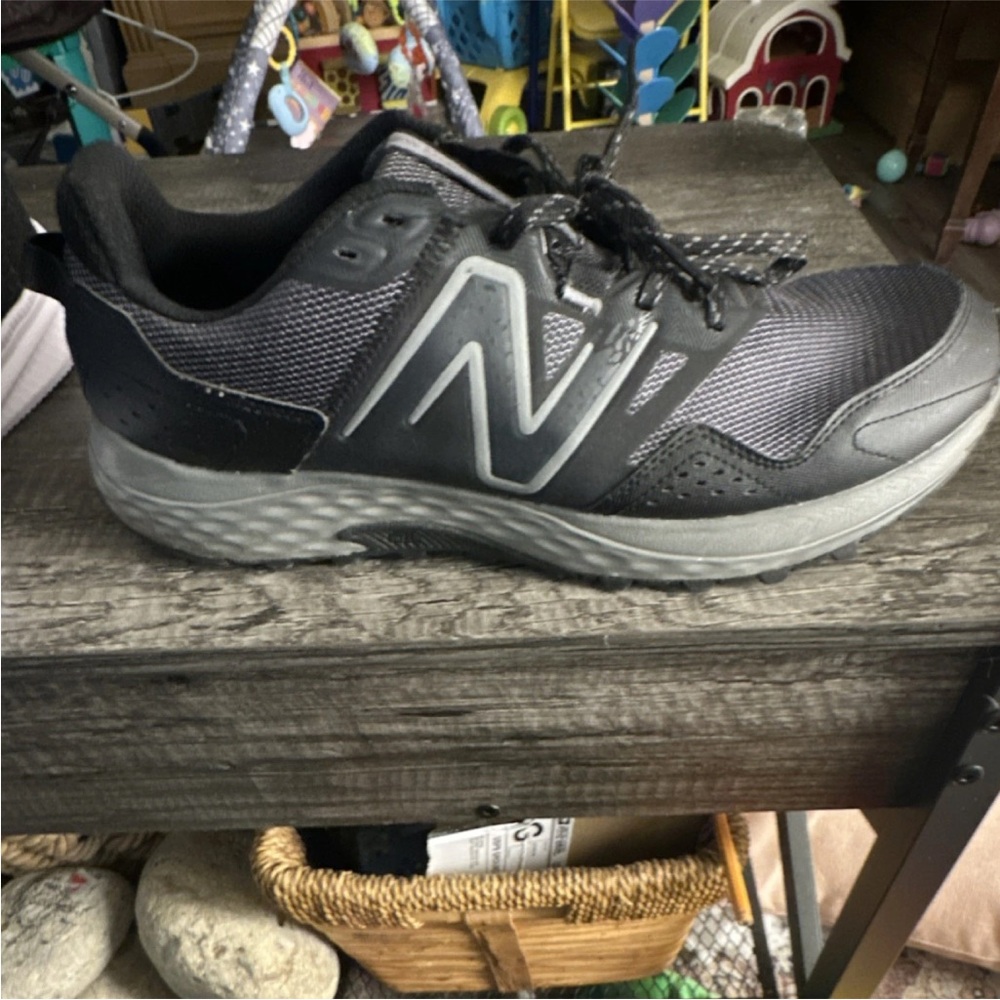 Lot of RIGHT SHOE ONLY !! New Balance Skechers and other Men's Athletic Shoes